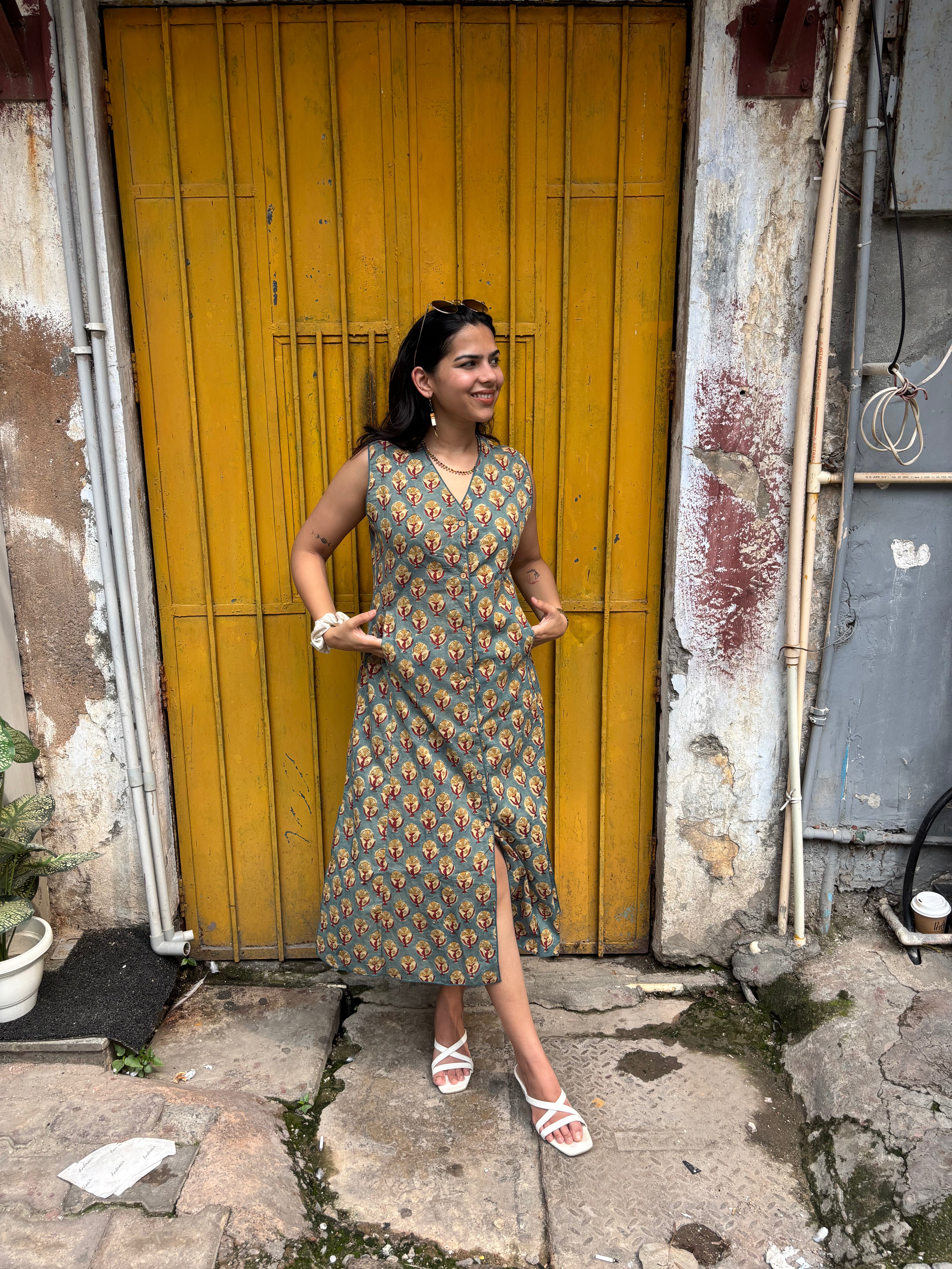 Mishti Bagru Hand Block Print Cotton Sleeveless Kurta