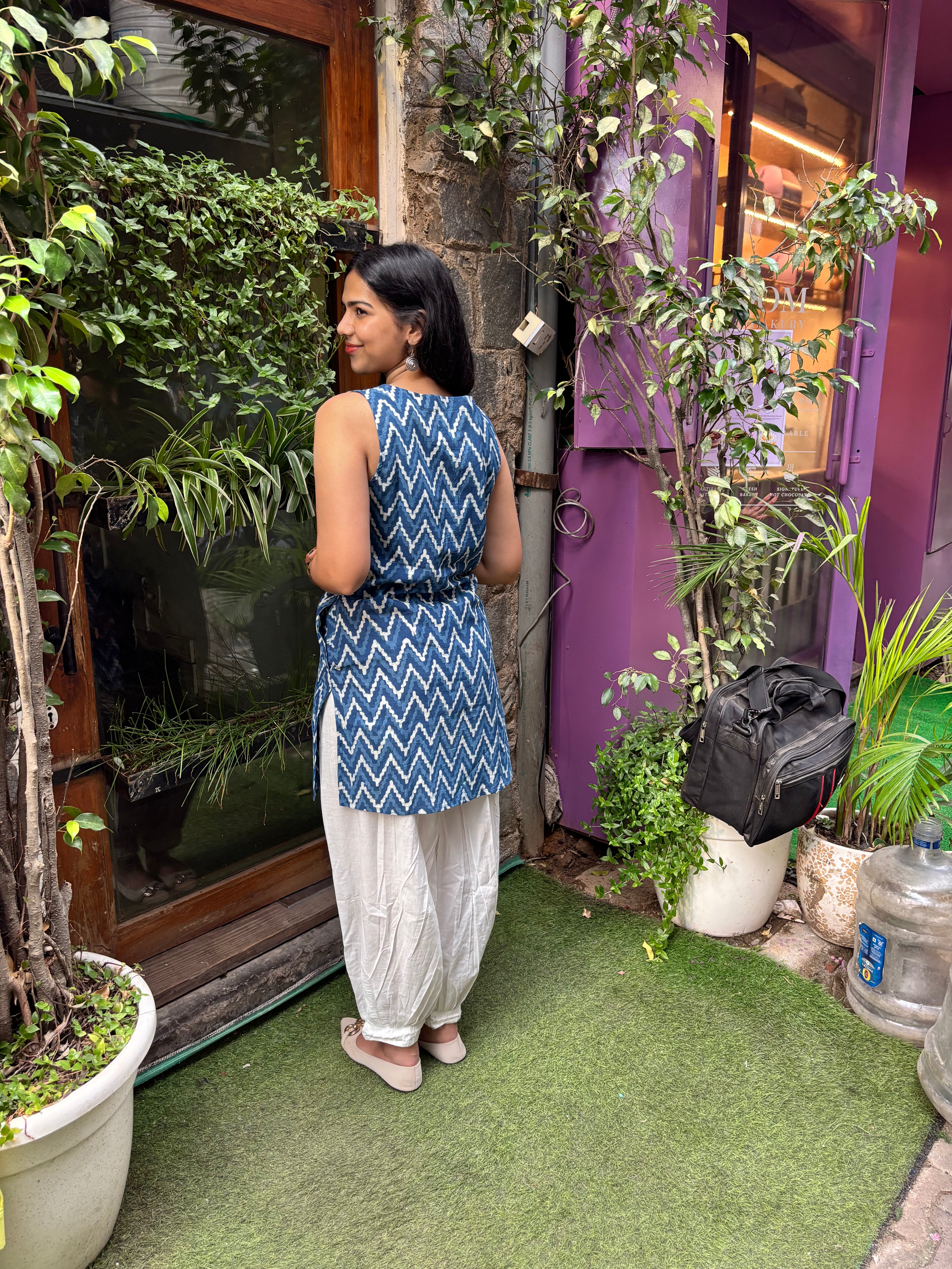 Viaana Indigo Hand Block Print Cotton Sleeveless Kurti