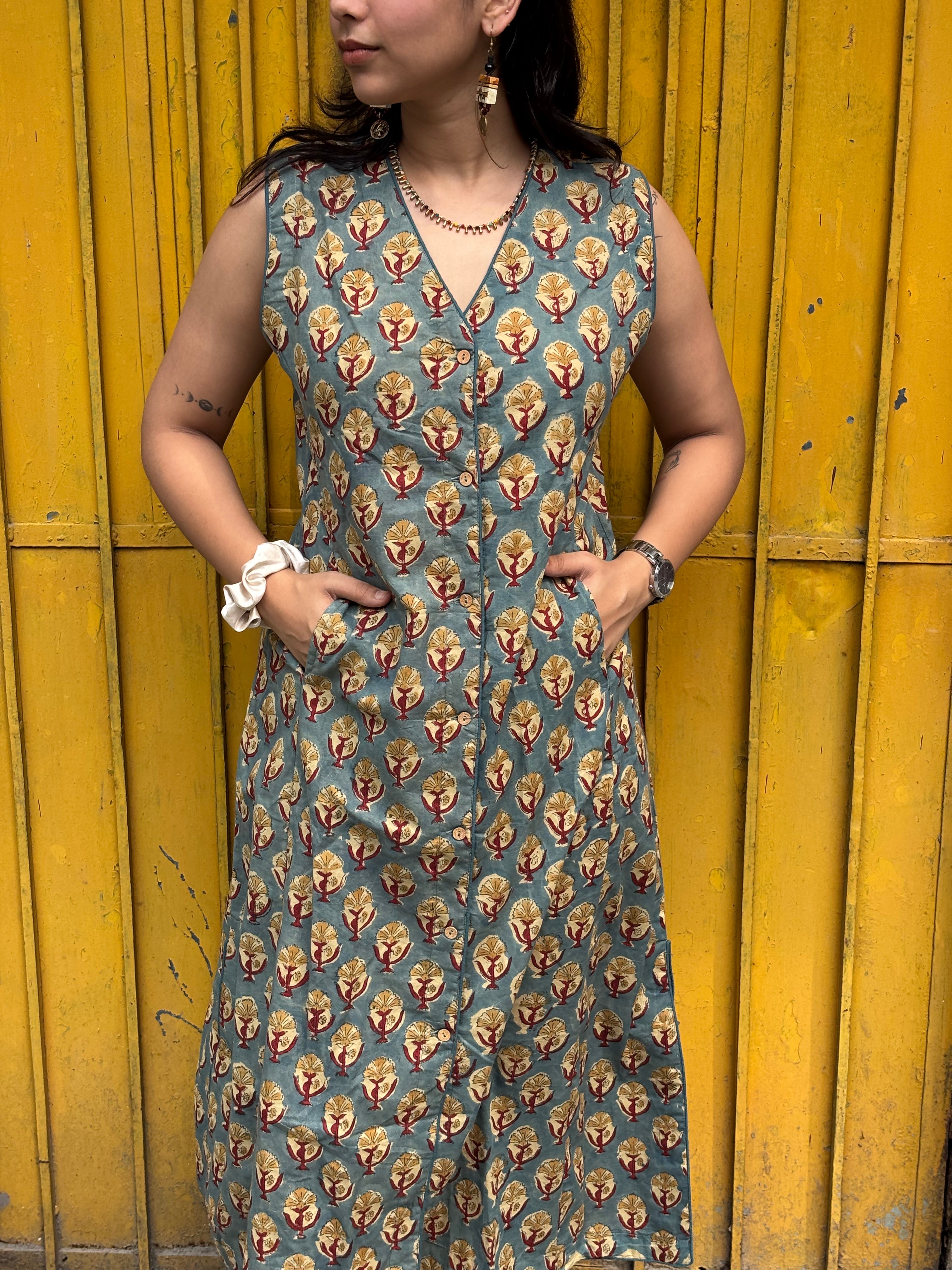 Mishti Bagru Hand Block Print Cotton Sleeveless Kurta